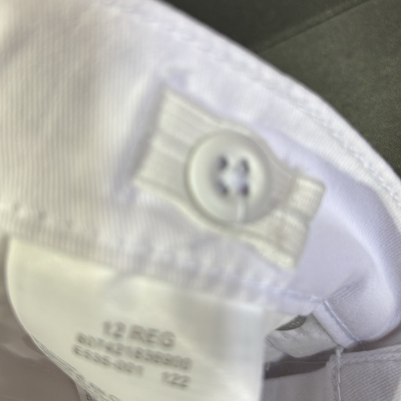 Levi Strauss Girlfriend Short,adjustable waist,stretch,embroidered floral,pocket - Picture 10 of 10